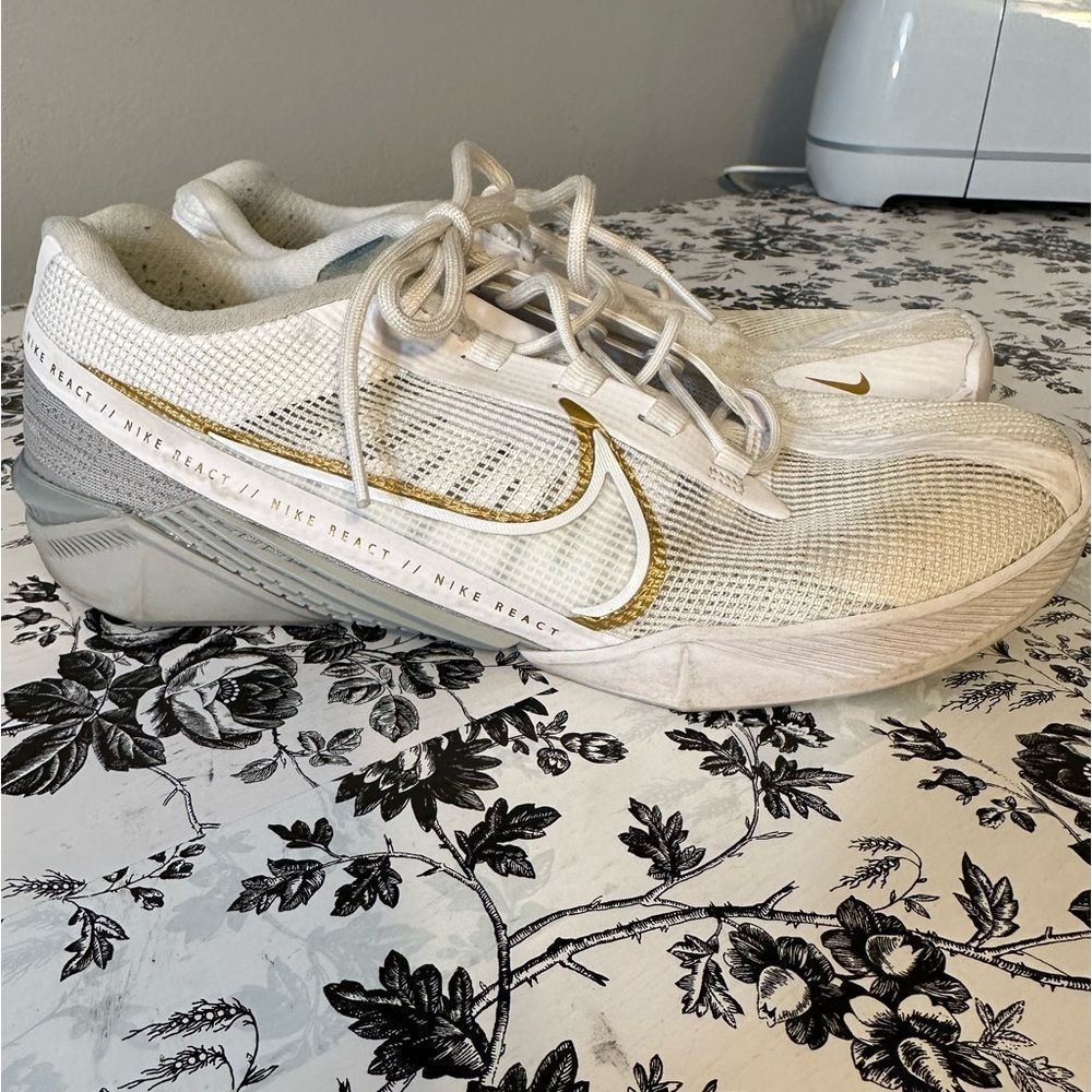 Nike Women’s React Metcon Turbo Size 9 - image 1